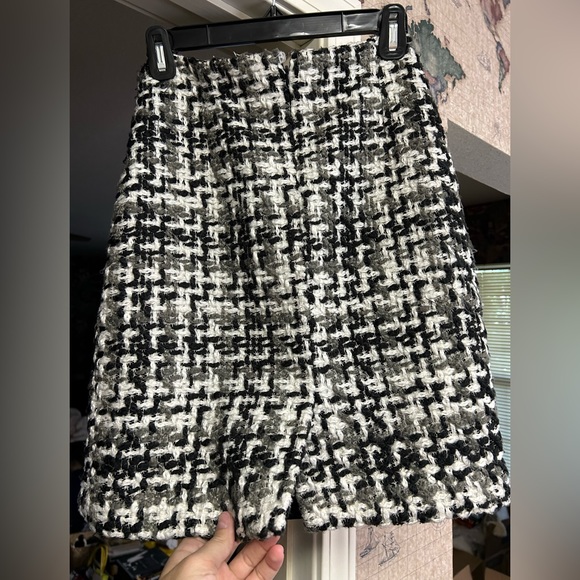 Tweed mini skirt - Picture 2 of 3